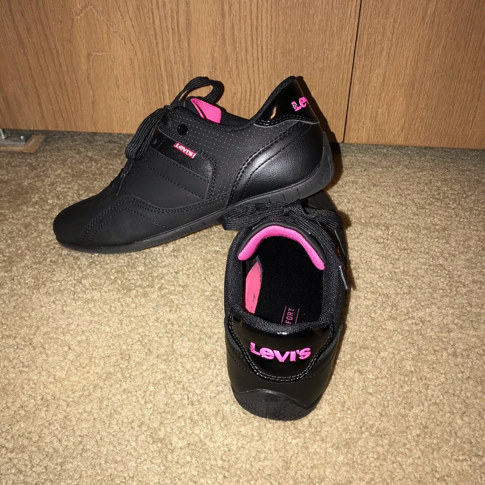 Levi minimalist shoes